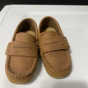 Cat and jack toddler boy size 7 brown shoe